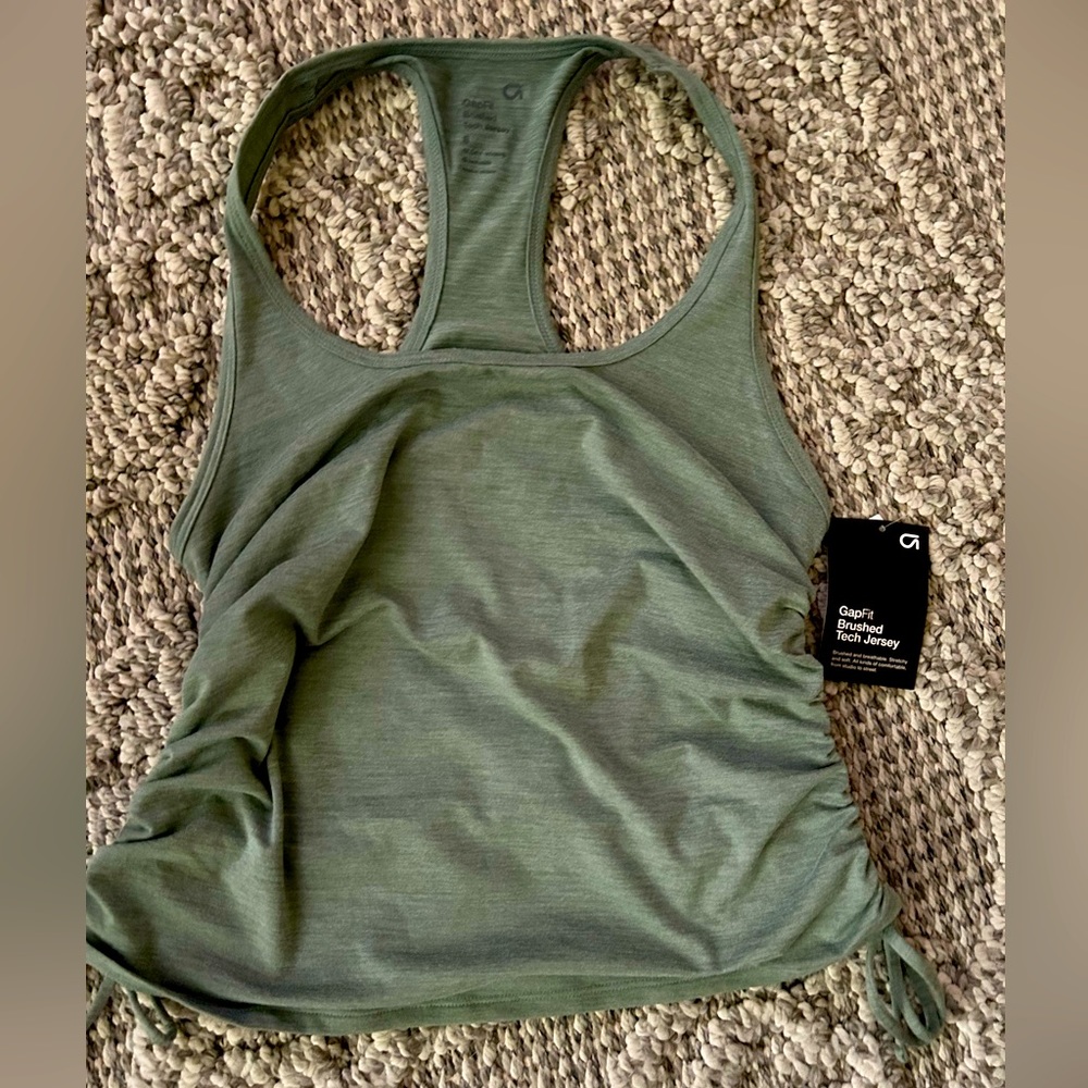 NWT Gap Fit brushed tech jersey tank